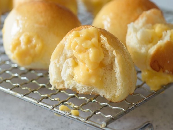 ปังทะลักฟูจิไส้คัสตาร์ด