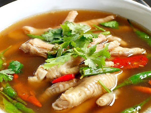 ต้มยำตีนไก่
