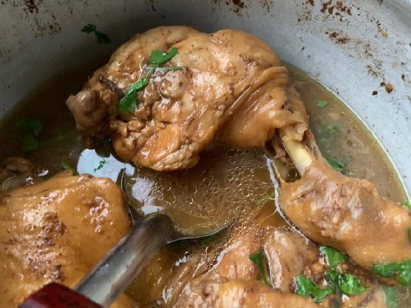 ลาบไก่
 (เสาร์-อาทิตย์)